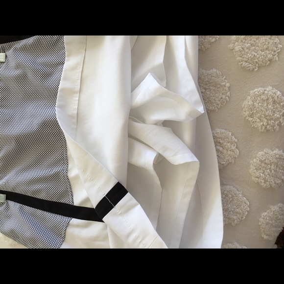 Annika golf skort in black and white. 10 - Picture 4 of 7